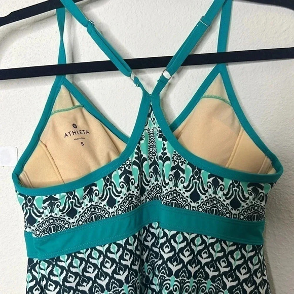 Athleta printed paisley Shoreline swim-dress with padded bra size small - Picture 3 of 4